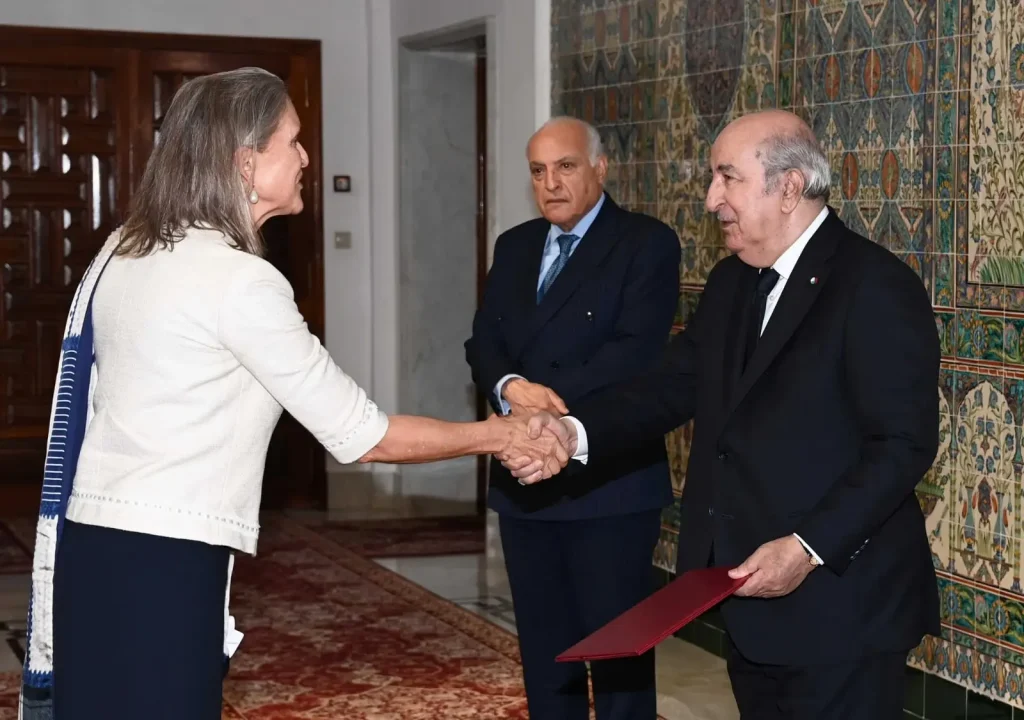 التلفزيون الرسمي الجزائري يسمي مملكة هولندا بالجمهورية (صورة)