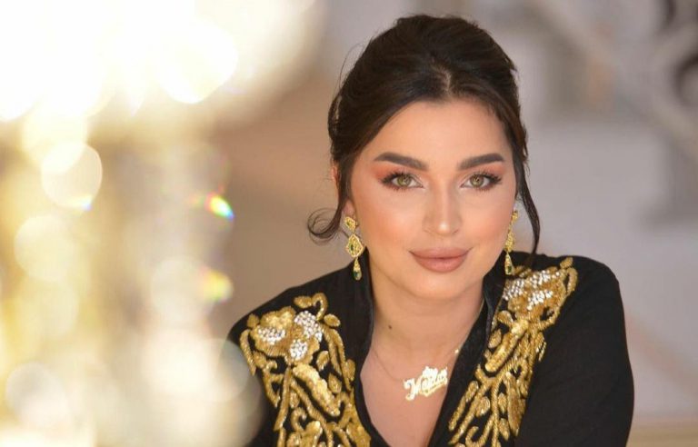 فرح الفاسي تسحر الأنظار في دبي خلال عرض فيلم “البطل”