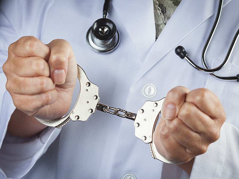 أكادير.. الإجهاض وتزوير مساطر الكفالة والاتجار بالبشر يجر ممرضة متقاعدة للاعتقال (صور)