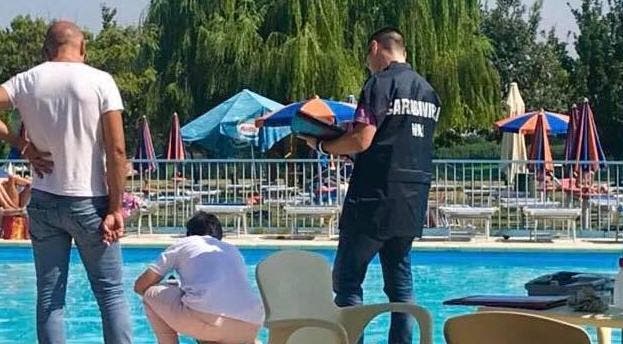 إيطاليا..مصــ..رع شاب مغربي غرقا بالمسبح يثير استنفارا أمنيا إيطاليا..مصــ..رع شاب مغربي غرقا بالمسبح يثير استنفارا أمنيا
