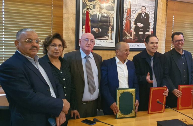 اتفاقية شراكة بين مجلس عمالة فاس ومدير مستشفى chu تهم معدات طبية