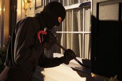 اشتوكة : سطو مجهولين على محل تجاري قرب مركز للدرك اشتوكة : سطو مجهولين على محل تجاري قرب مركز للدرك