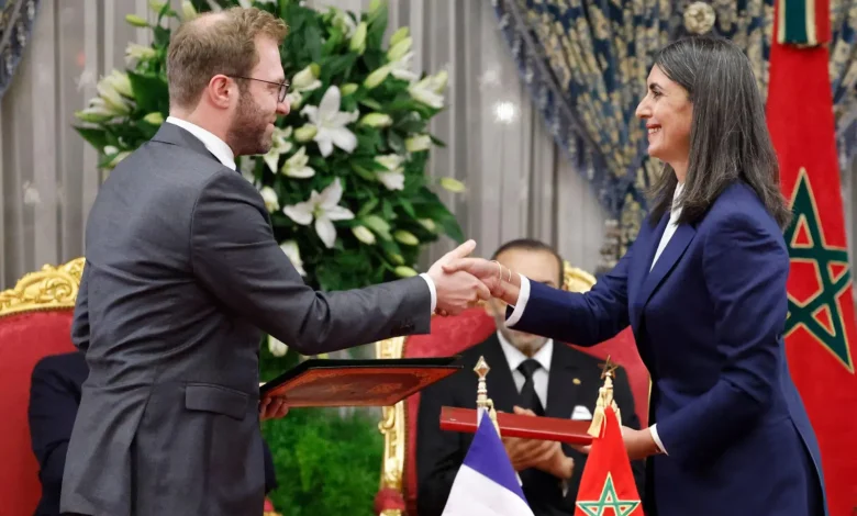 زيارة ماكرون للمغرب .. تعاون مالي في قطاع السكك الحديدية