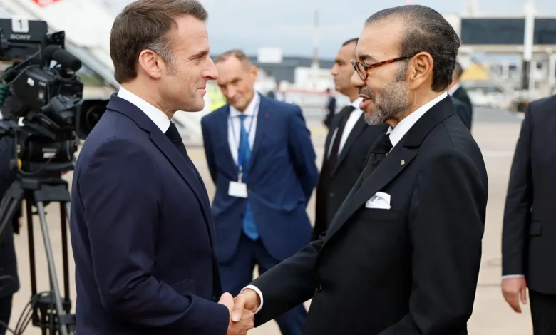 زيارة ماكرون للمغرب ..فرنسا ابتعدت عن سياسة الأكل مع الذئب والبكاء مع الراعي زيارة ماكرون للمغرب ..فرنسا ابتعدت عن سياسة الأكل مع الذئب والبكاء مع الراعي