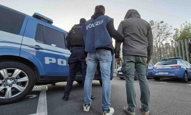 سرقة إيطالي بالعنف تسقط 5 أشخاص مغاربة في يد الأمن بإيطاليا سرقة إيطالي بالعنف تسقط 5 أشخاص مغاربة في يد الأمن بإيطاليا