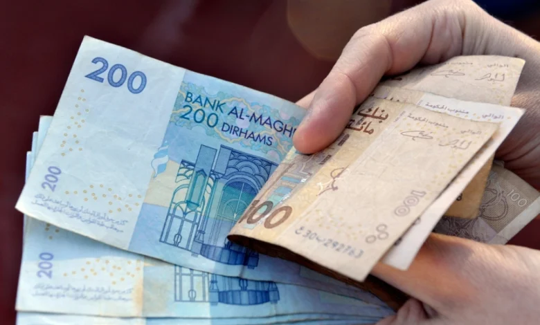 الدرهم يرتفع أمام الأورو وينخفض أمام الدولار الدرهم يرتفع أمام الأورو وينخفض أمام الدولار