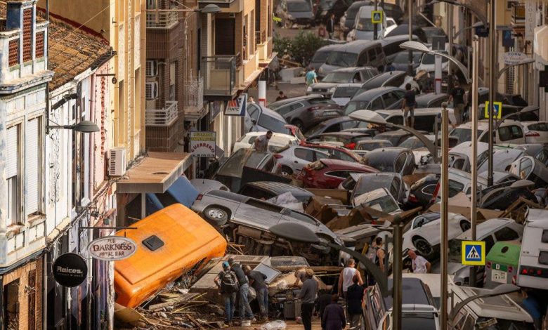 لاعب يهاجم السياسيين الإسبان بعد فيضانات فالنسيا: “إنهم مافيا”
