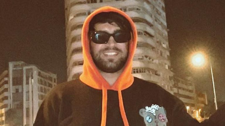 مشاهير الكرة والفن يدعمون حملة إلياس المالكي لعلاج شاب مريض (فيديو)