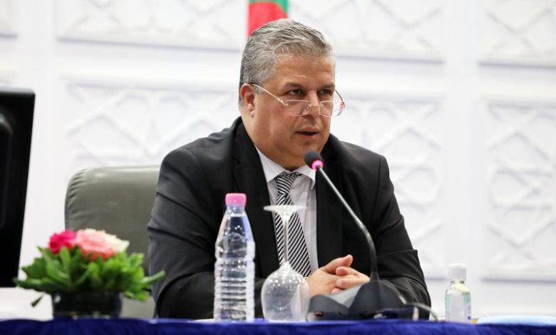 وضع الرئيس الأسبق للإتحاد الجزائري لكرة القدم تحت الرقابة القضائية وضع الرئيس الأسبق للإتحاد الجزائري لكرة القدم تحت الرقابة القضائية