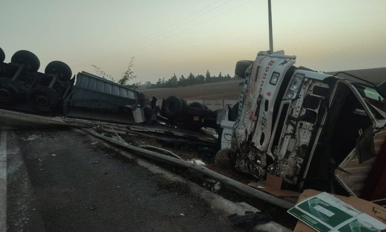 حادثة سير خطيرة على الطريق السيار بين الصخيرات وسلا الجديدة (صور) حادثة سير خطيرة على الطريق السيار بين الصخيرات وسلا الجديدة (صور)