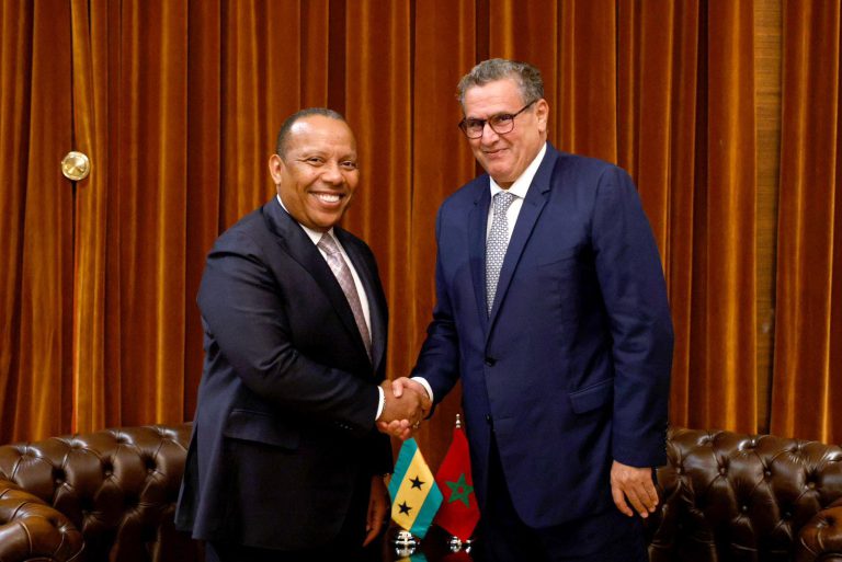 أخنوش يتباحث مع الوزير الأول بجمهورية ساو تومي وبرينسيب الديمقراطية
