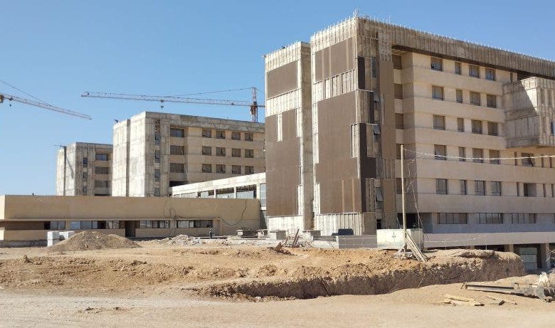 أشغال إنجاز المركز الاستشفائي الجامعي بالعيون تصل مراحلها الأخيرة أشغال إنجاز المركز الاستشفائي الجامعي بالعيون تصل مراحلها الأخيرة