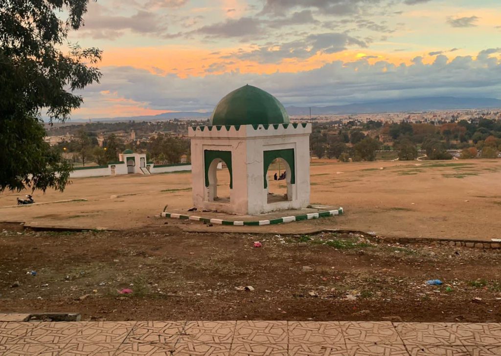 أصوات غامضة في ضريح بزاكورة تكشف عن مفاجأة صادمة (صورة)