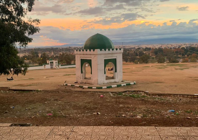 أصوات غامضة في ضريح بزاكورة تكشف عن مفاجأة صادمة (صورة)