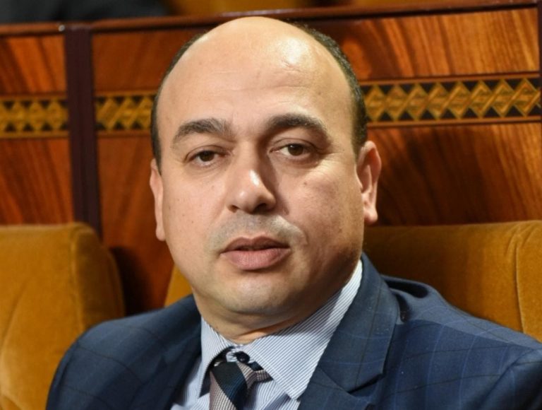 تحفظ على إمضاء أي وثيقة وصفقة في عهد المسعودي المعزول