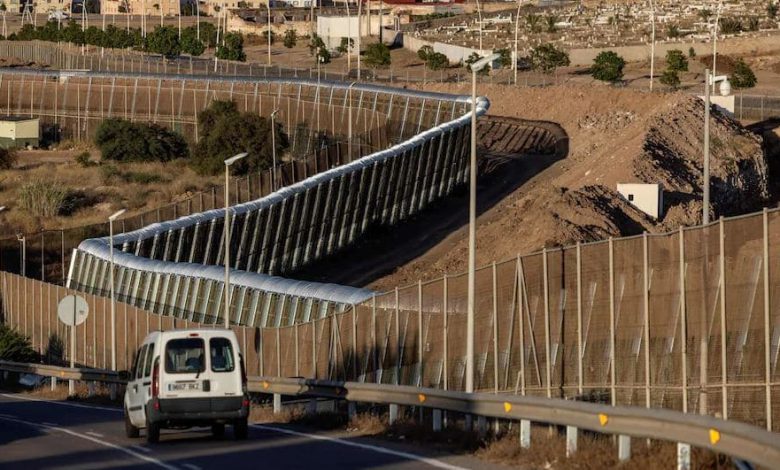 تشديد الرقابة الحدودية بين المغرب وإسبانيا يقلص الهجرة غير النظامية تشديد الرقابة الحدودية بين المغرب وإسبانيا يقلص الهجرة غير النظامية