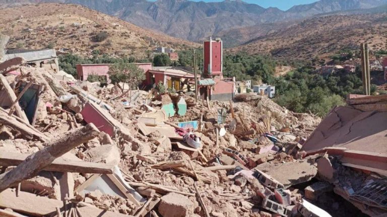 سلموا أموالا لمقاول لبناء منازلهم واختفى.. متضررون من زلزال الحوز يتعرضون لعملية نصب