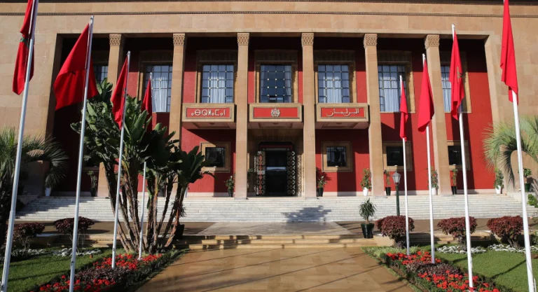 طالبوا باعتذار.. الفريق الاستقلالي ينتقد تلاوة أسماء “البرلمانيين المتغيبين”