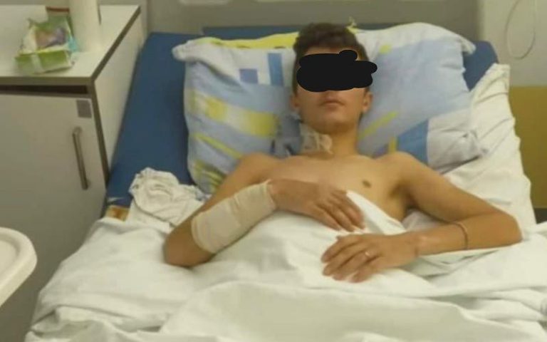 مأساة مهاجر مغربي في صربيا.. شهيد يكشف هوية الشرطيين المتورطين في بتر ساقيه