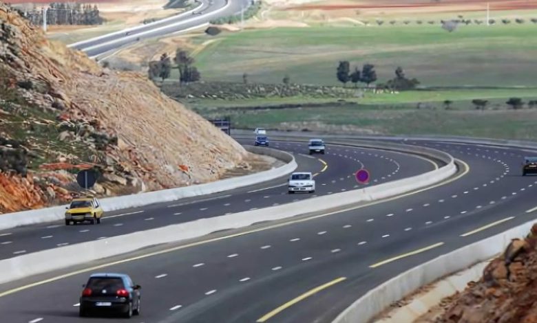 مطالب إنجاز الطريق السيار بين الحسيمة والناظور تصل إلى قبة البرلمان مطالب إنجاز الطريق السيار بين الحسيمة والناظور تصل إلى قبة البرلمان