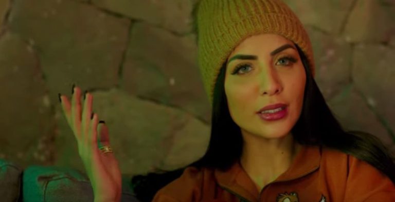 نادين عشاق تكشف سبب توقفها عن الغناء