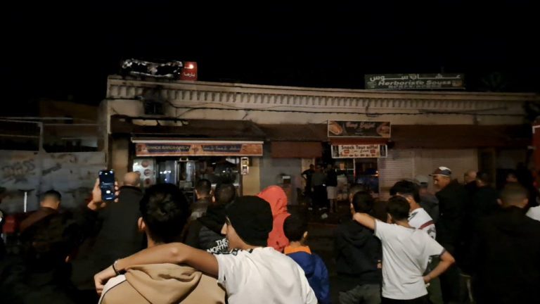 وجدة .. إندلاع حريق بأحد السناكات بسبب “فريتوز” وجدة .. إندلاع حريق بأحد السناكات بسبب “فريتوز”