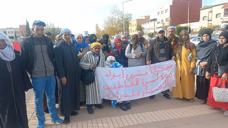 وجدة.. قاطنو دوار “الخيام” يطالبون بحق السكن (فيديو)