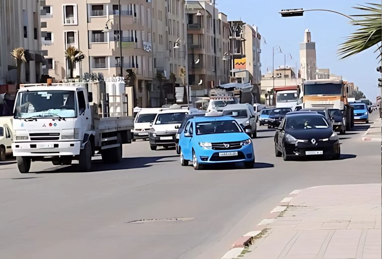 أمن برشيد يوقف “مختطف” سائق طاكسي بعد إحراق سيارة الأجرة أمن برشيد يوقف “مختطف” سائق طاكسي بعد إحراق سيارة الأجرة