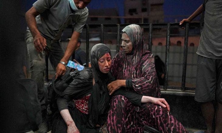 إسرائيل تواصل الإبادة.. 33 شهيداً في قطاع غزة منذ صباح الاثنين إسرائيل تواصل الإبادة.. 33 شهيداً في قطاع غزة منذ صباح الاثنين