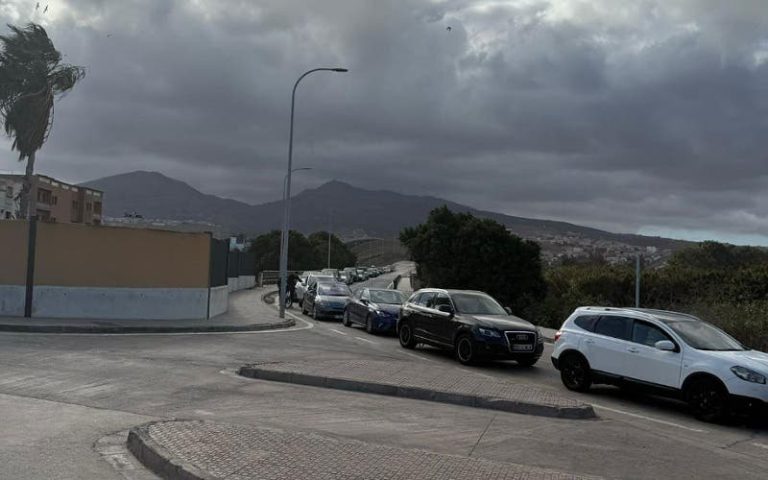 ازدحام خانق بمعبر مليلية المحتلة وغضب المسافرين