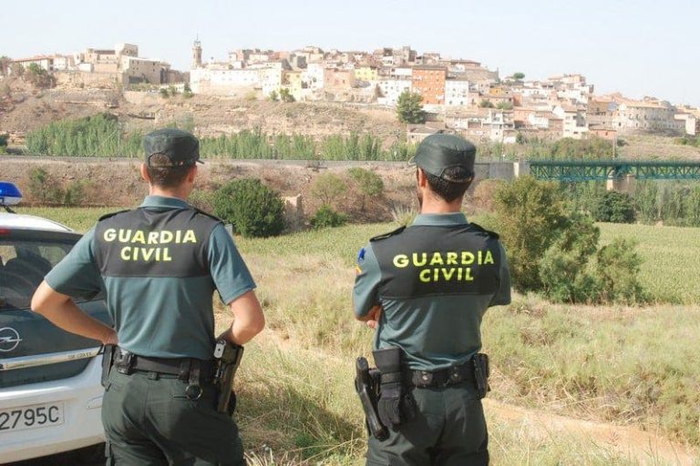الحرس المدني الإسباني يطيح بشبكة احتيال وتهريب دولية