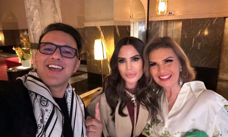 بالكوفية.. المنتج العالمي ريدوان يظهر مع زوجته والمصرية يسرى بالكوفية.. المنتج العالمي ريدوان يظهر مع زوجته والمصرية يسرى