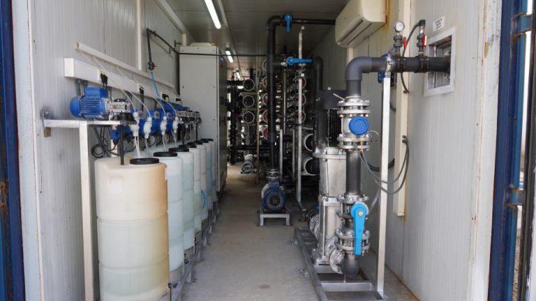 تسريع إنشاء محطات متنقلة لتحلية مياه البحر بآسفي