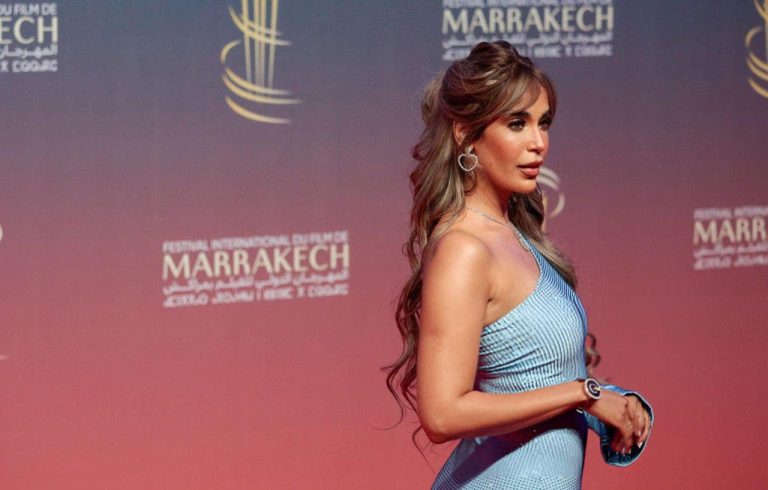 كريمة غيث ترد على منتقدي إطلالتها الجريئة في مهرجان مراكش (فيديو)