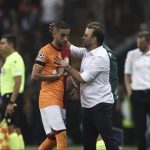 مدرب غلطة سراي يخرج عن صمته ويتحدث عن أزمة حكيم زياش