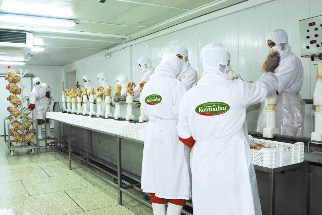 مشاكل مالية تدفع شركة “الكاشير” للملياردير بيمزاغ لتخفيض أجور العمال