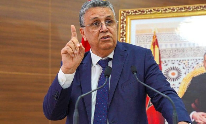وهبي يكشف طريقة مبتكرة لاكتشاف “النصابين” و”السماسرية” في المحاكم المغربية وهبي يكشف طريقة مبتكرة لاكتشاف “النصابين” و”السماسرية” في المحاكم المغربية