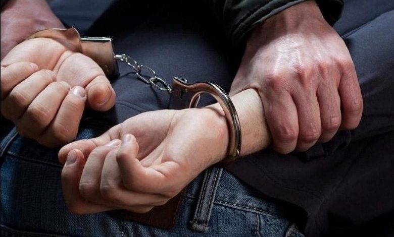 توقيف شخص بتطوان بعد سرقته لمبالغ مالية من سيارة توقيف شخص بتطوان بعد سرقته لمبالغ مالية من سيارة