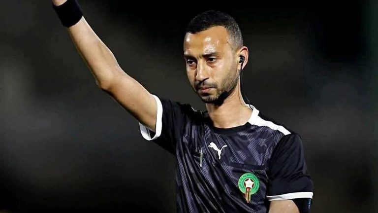 أخطاء وتوقيفات.. التحكيم يثير الجدل في أولى جولات البطولة الاحترافية