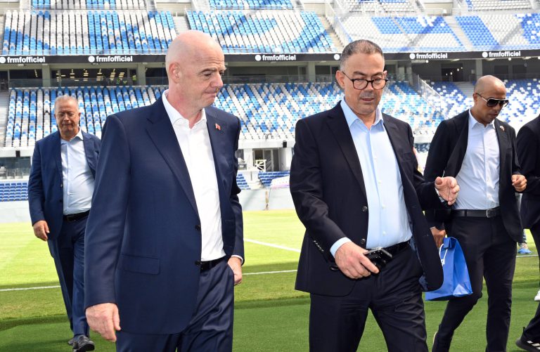 رئيس الفيفا جياني إنفانتينو يزور ملعب طنجة الكبير ويشيد بالجهود في التحضير لكأس إفريقيا 2025