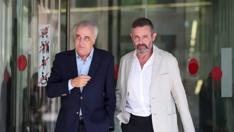 روسيل يسخر من اتهامات شراء الحكام: “برشلونة كان الأقوى.. لماذا نحتاج للمساعدة؟”