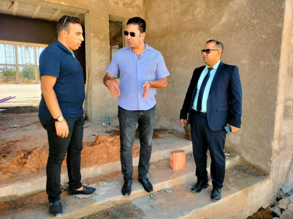 وجدة .. رئيس جهة الشرق يقوم بزيارة تفقدية للاطلاع على مرافق رياضية قيد الإنجاز
