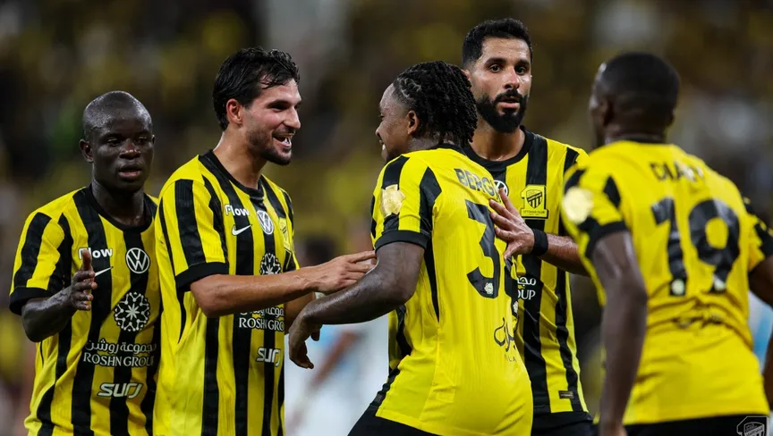 الاتحاد يكتسح الفتح  في دوري روشن السعودي