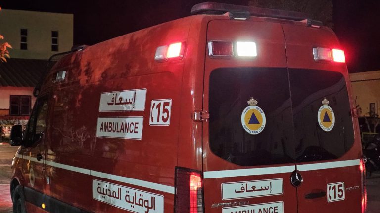 حادث سير خطير يُرسل عروسين إلى المستشفى بعد انقلاب سيارتهما بأزرو