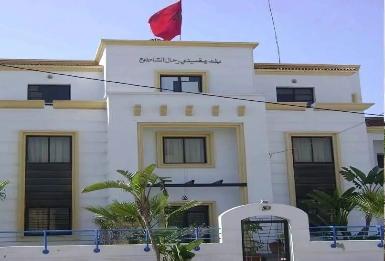“البيجيدي” يستنكر حالة “التسيب وسوء التدبير” بسيدي رحال الشاطئ