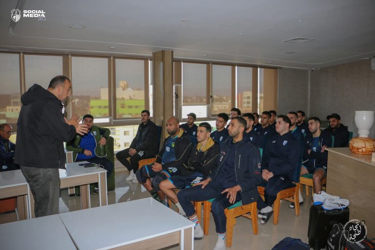 اتحاد طنجة لكرة اليد يجدد الثقة في المدرب خالد الفيل