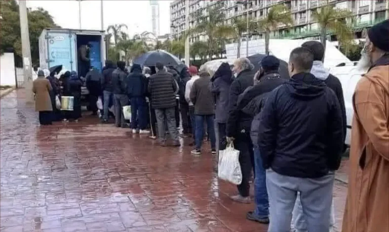 كحل ترقيعي.. الجزائر تستورد مسحوق الحليب وسط انتشار مكثف للطوابير بعدة ولايات