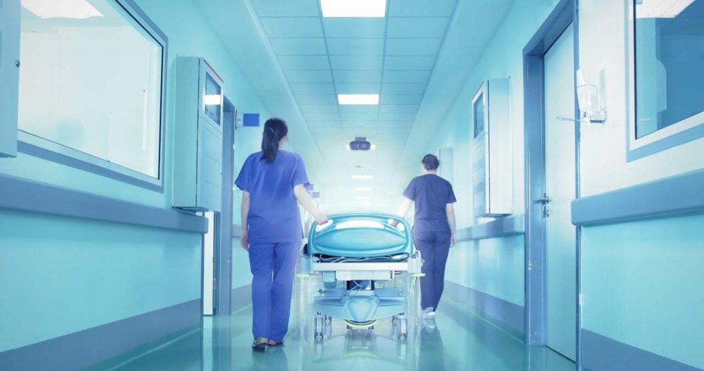 مراكش.. زوج سيدة حامل يعتدي على ممرضة بمستشفى المحاميد
