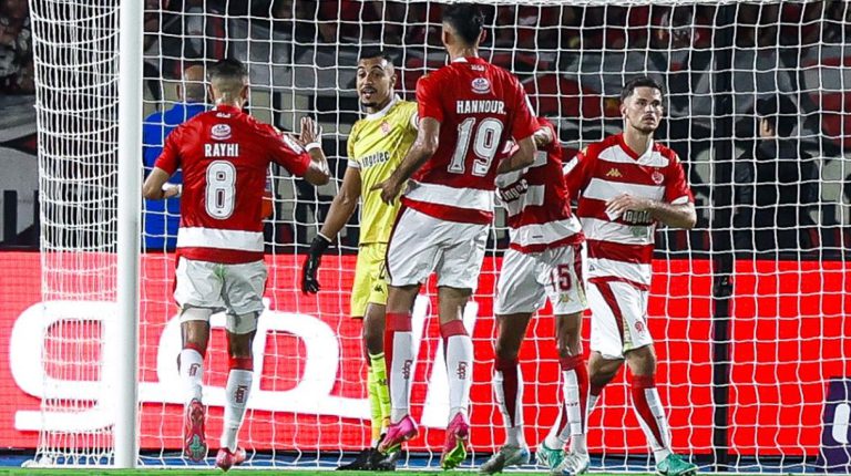 الكشف عن الطاقم التحكيمي لمباراة الوداد واتحاد يعقوب المنصور