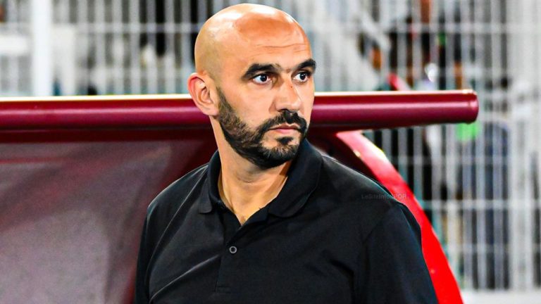 الركراكي يصر على إجراء مباراة الكونغو في الرباط بدلاً من طنجة